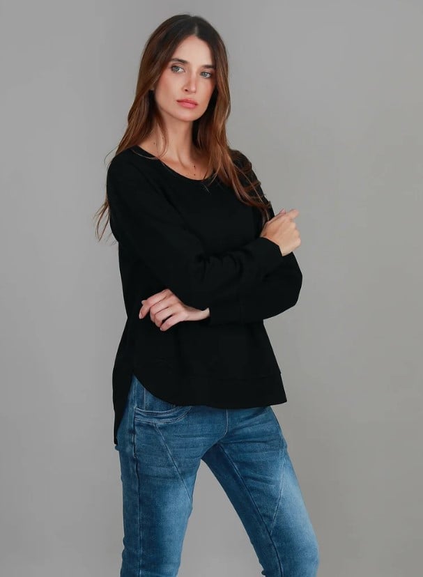 3rd STORY CHARLETTE CURVE HEM SWEATER [SZ:S   CL:BLACK]