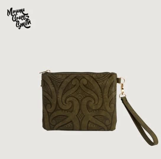 MOANA ROAD VIADUCT CLUTCH MIRIAMA GRACE SMITH [CL:OLIVE]