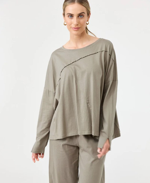 EB & IVE STUDIO TRAVELLER LS TSHIRT [SZ:SMALL CL:OLIVE]