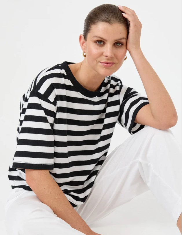 EB & IVE STUDIO STRIPE T SHIRT [SZ:SMALL CL:BLACK]